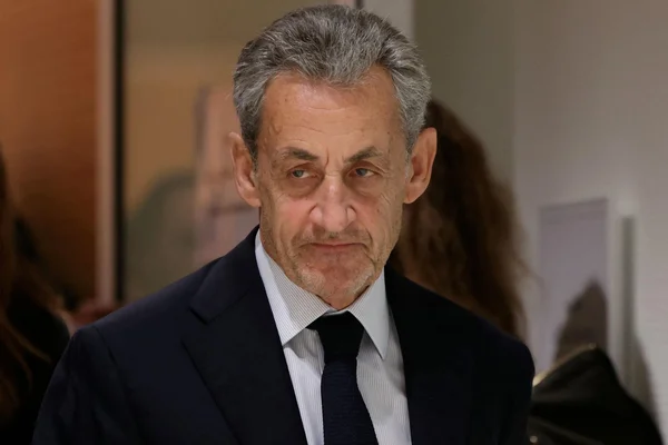 Qu'est-ce que la « confusion des peines », demandée par Nicolas Sarkozy pour éviter le port d'un bracelet électronique ? - Le Parisien