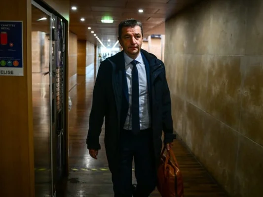 Arbre pour le Climat planté en novembre 2015 par Gaël Perdriau, maire, au parc Léopold Sédar Senghor.