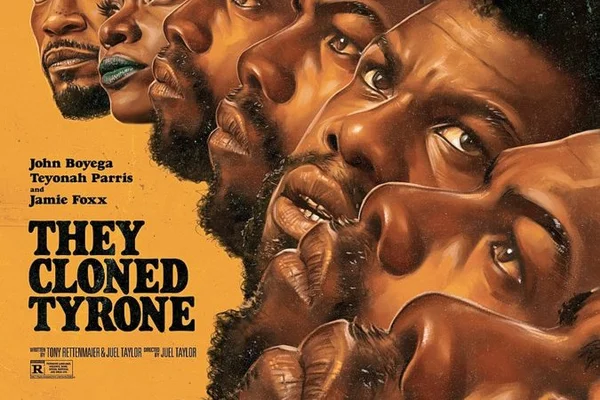 Affiche de They Cloned Tyrone avec John Boyega, Teyonah Parris et Jamie Foxx sur fond jaune.