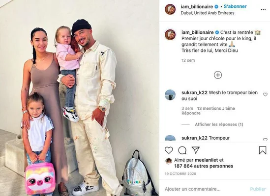 Chelsea Correia tenant une peluche à côté de son petit frère Cayden Correia, publication Instagram.