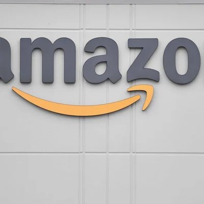 Le logo Amazon avec sa flèche jaune caractéristique