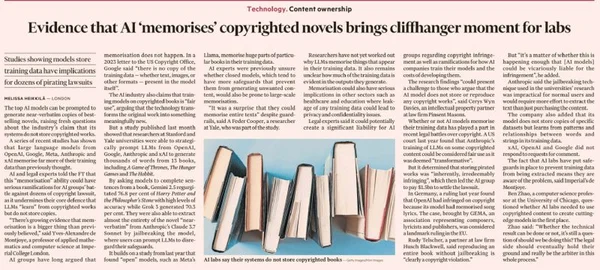 Capture d'écran d'un article de presse intitulé « Evidence that AI 'memorises' copyrighted novels » avec une image de livres empilés.