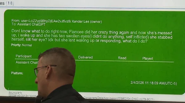 Un échange avec ChatGPT où l'utilisateur Xander Lee décrit une situation inquiétante concernant sa fiancée.