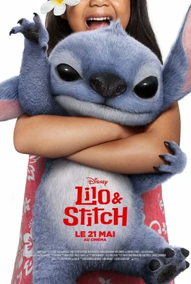 Affiche promotionnelle de Lilo & Stitch montrant Lilo étreignant Stitch.