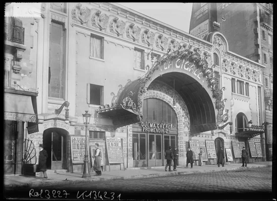 La façade historique de la salle de spectacle La Cigale à Paris.