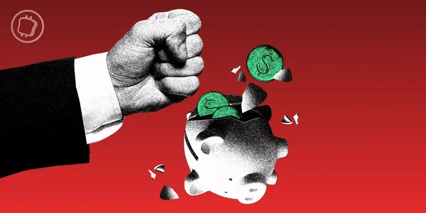 Une main vêtue d'une manche noire fracasse une tirelire, faisant jaillir des pièces de dollar sur un fond rouge.