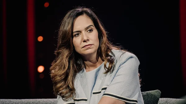 Portrait de Sarah Knafo durant la campagne municipale.