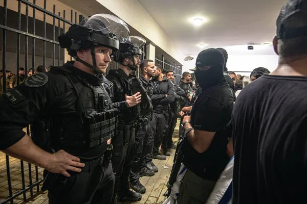 Un soldat israélien armé, illustrant l'armée nationale.