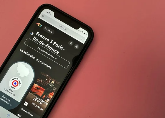 La page France 3 Paris Île-de-France sur le site France.tv vue sur un mobile.