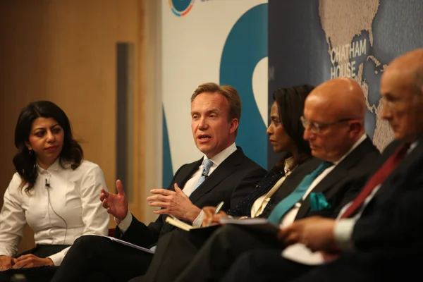 Børge Brende s'exprimant lors de la Conférence de Londres en 2015