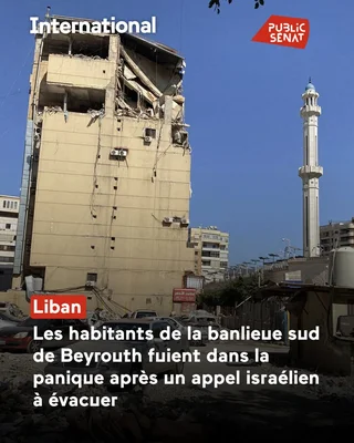 Image d'un bâtiment abîmé avec un minaret, illustrant les destructions.