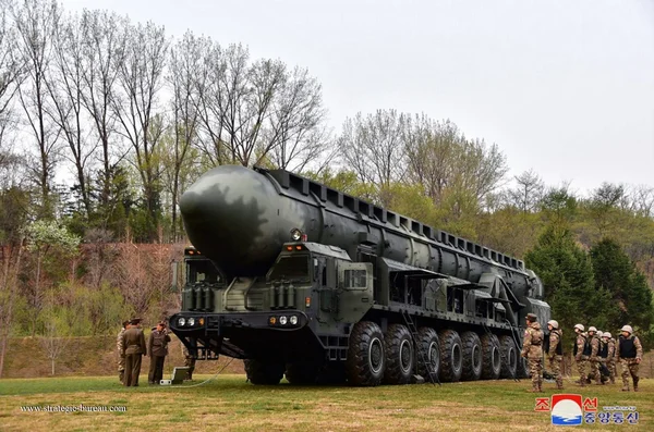 Test du missile balistique nord-coréen Hwasong 18