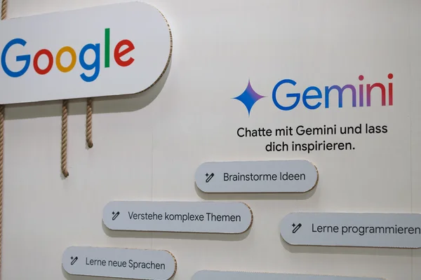 Affichage promotionnel pour Google Gemini lors de la conférence re:publica.