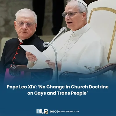 Infographie montrant le pape Léon XIV au micro avec le titre sur la doctrine de l'Église.