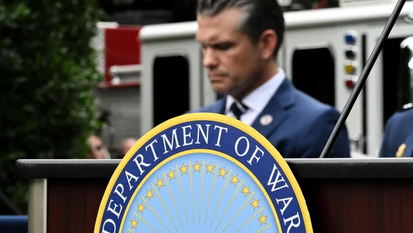 Un utilisateur montre le succès de l'application Claude sur l'App Store.