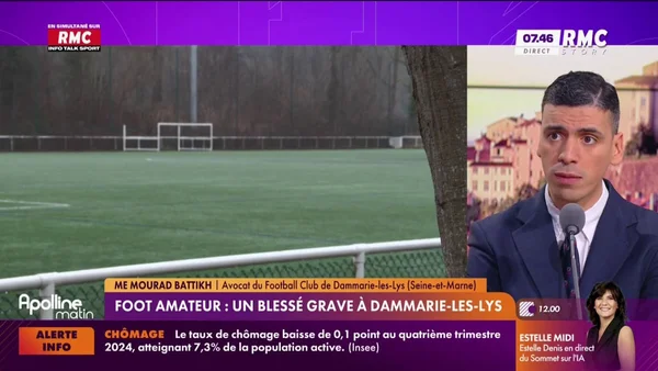 Un présentateur de RMC à l'écran lors d'un reportage sur la violence lors d'un match U20.