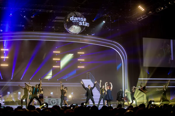 La troupe de Danse avec les stars, dont Jean-Marc Généreux, sur scène à la Galaxie d’Amnéville en février 2014.