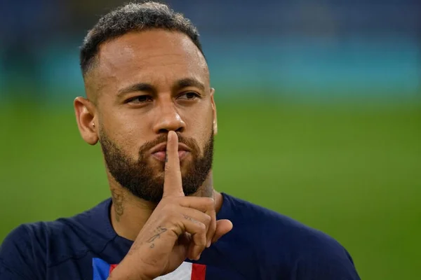 Neymar accusé par sa cuisinière : 16h de travail par jour et conditions infernales