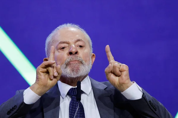 Lula s'exprime sur l'élection contestée.