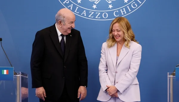 Giorgia Meloni lors d'une rencontre officielle au Palazzo Chigi.