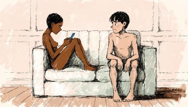 Un couple assis sur un canapé, l'homme regarde avec une expression d'inquiétude et d'insécurité tandis que la femme regarde son téléphone portable, distance physique marquée entre les deux