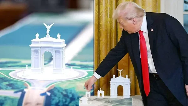 Donald Trump observant de près la maquette du futur arc.