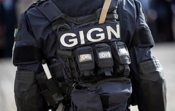 Détail de l'équipement tactique d'un membre du GIGN.