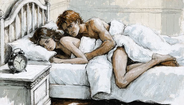 Femme et homme nus dans une position intime de côté sur un lit blanc, regardant l'horloge sur la table de chevet avec expression inquiète