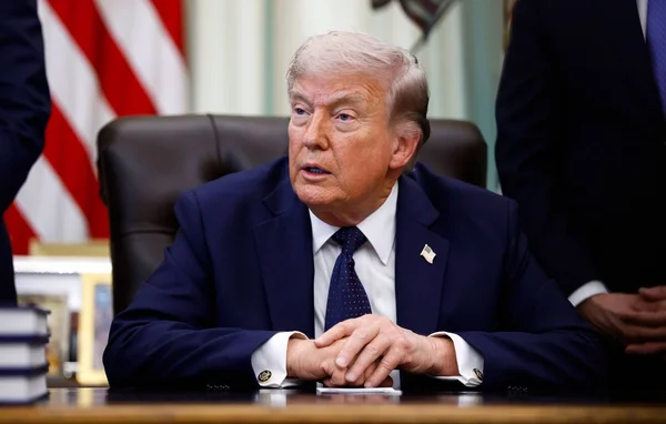 Donald Trump dans un cadre officiel avant sa participation au dîner des correspondants.