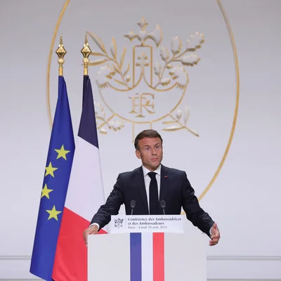 Emmanuel Macron : ce qu'il faut savoir de la réunion avec la classe politique