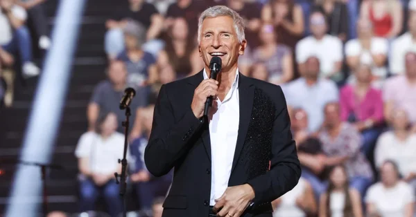 Nagui sur le plateau de son émission Taratata.