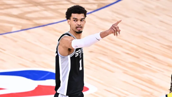 Victor Wembanyama lors de son retour phénoménal avec les Spurs contre le Thunder.