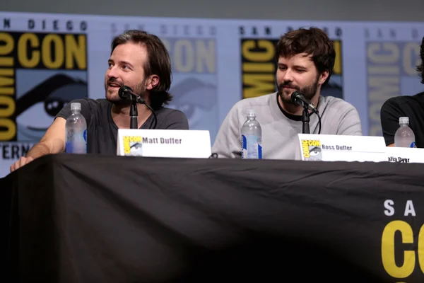 Les créateurs Matt et Ross Duffer lors d'un panel au San Diego Comic-Con en 2017.