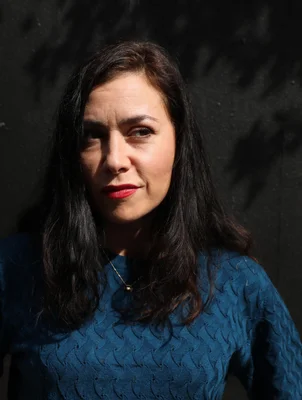 Olivia Ruiz posant pour Livres Hebdo.