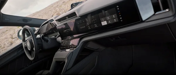 Le tableau de bord numérique du nouveau Cayenne Electric.