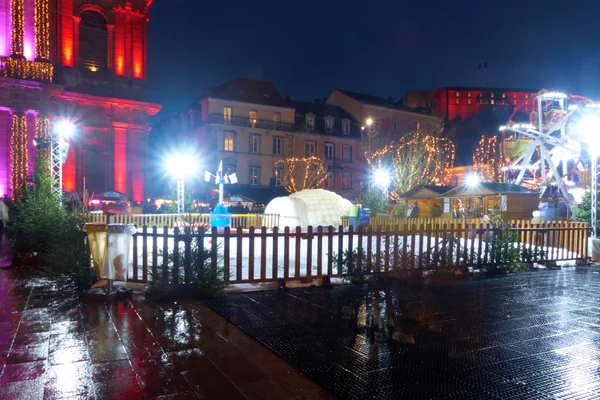 L'inauguration du Mois Givré 2024-2025 à Belfort en présence de M. Pokora, avec ses installations festives nocturnes.