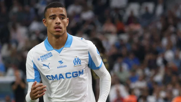 Mason Greenwood dans son équipement de l'OM après avoir marqué un doublé, illustrant l'état du vestiaire marseillais.