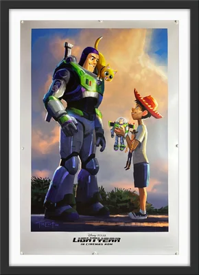 Affiche du film Lightyear illustrant le contraste entre le personnage héroïque et le jouet.