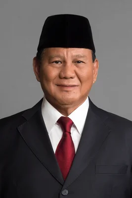 Le président indonésien Prabowo Subianto saluant lors de sa cérémonie d'investiture