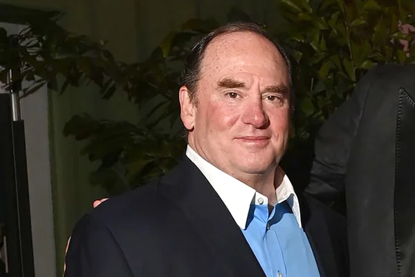 Portrait de John Phelan, homme d'affaires et secrétaire à la Marine.