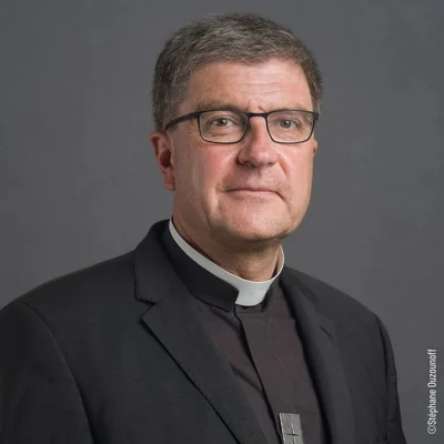 Portrait officiel de Mgr Éric de Moulins-Beaufort.
