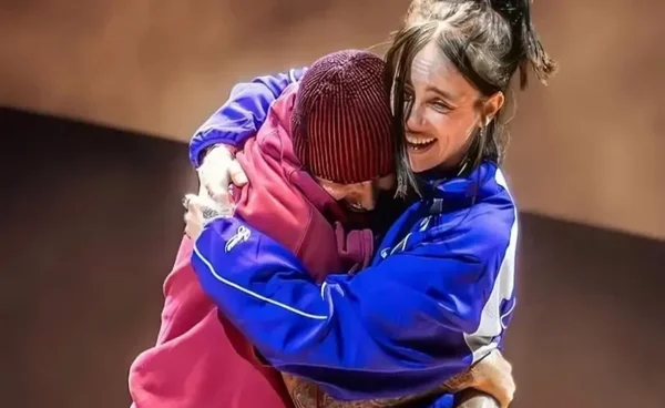 Moment de complicité entre Justin Bieber et Billie Eilish à Coachella.