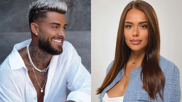 Thibault Kuro Garcia en t-shirt vert fluorescent exhibant ses tatouages brasés en extérieur.