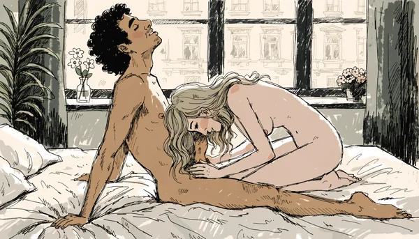 Fellation, femme nue entre les jambes de son partenaire nu assis