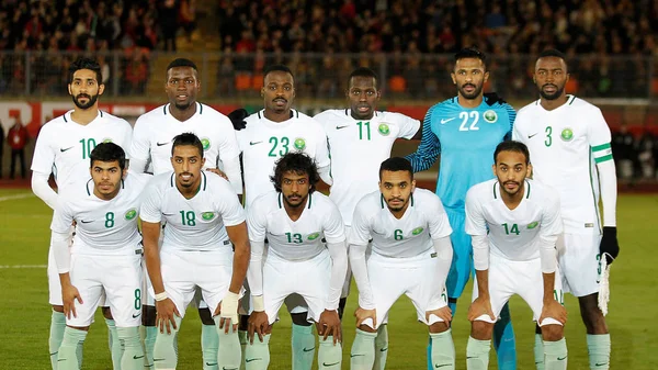 L'équipe nationale de football d'Arabie saoudite posant pour une photo officielle