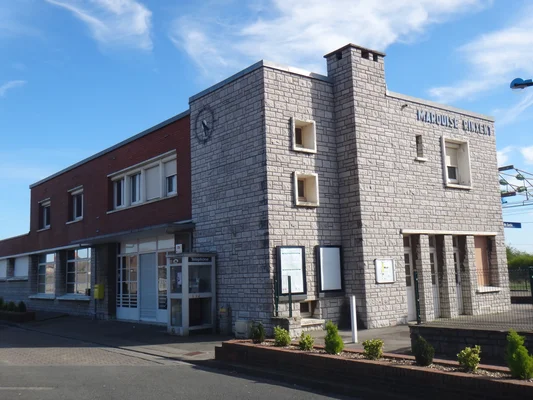La façade de la gare de Marquise - Rinxent, dans le Pas-de-Calais.