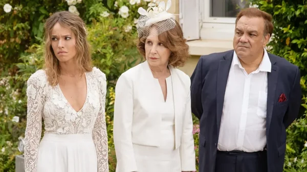 Nathalie Baye et ses collègues lors de la sortie du film Alibi.com 2.