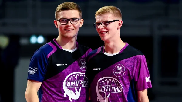 Félix et Alexis Lebrun en tenue de compétition lors d'un événement à Nîmes