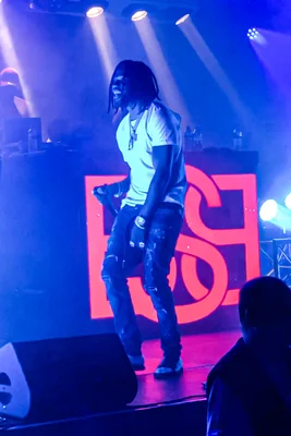 Gazo se produisant au festival Estivale Open Air en Suisse le 29 juillet 2022.