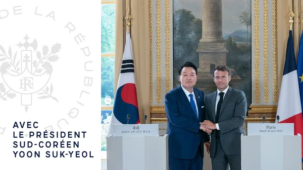 Emmanuel Macron et Yoon Suk Yeol lors de la déclaration conjointe à Paris en juin 2023.
